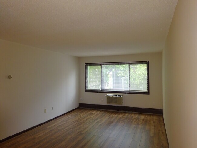 Foto del edificio - 629 E 15th St