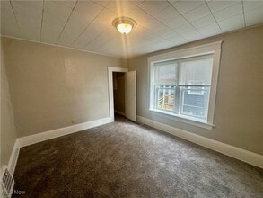 Building Photo - 555 Lumiere St