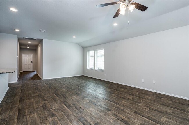 Foto del edificio - 14039 Crystal Cave Ln