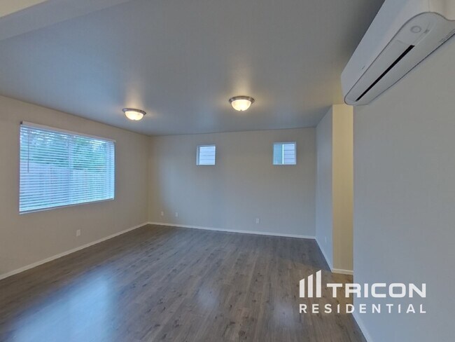 Foto del edificio - 8816 56th Pl NE