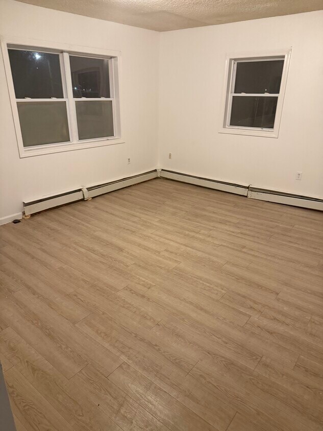 Building Photo - 87 Mather St