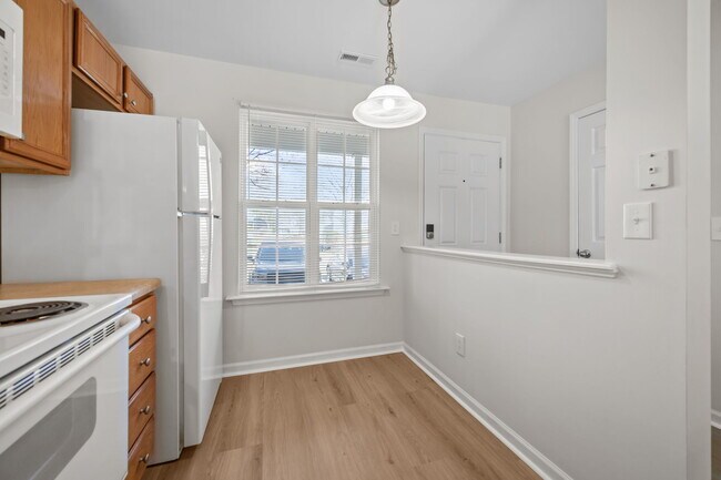 Foto del edificio - 8024 River Watch Lane