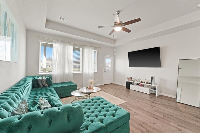Building Photo - 24914 Adami Veduta Ct