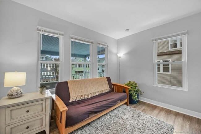 Foto del edificio - 115 Harborview Ave