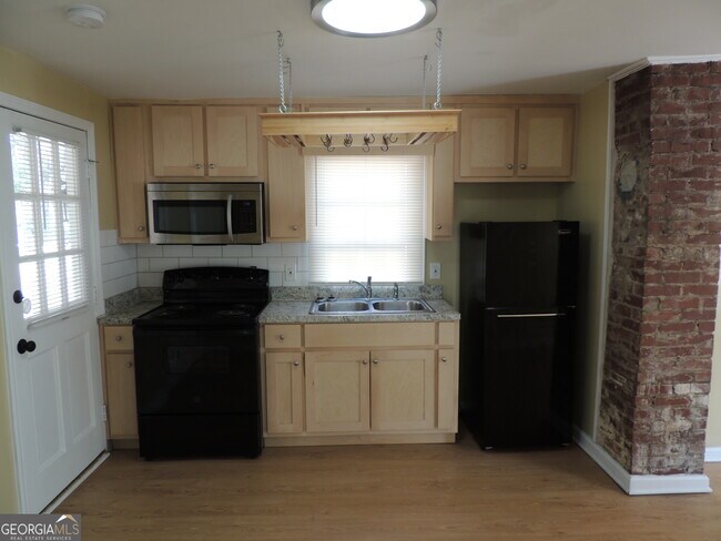 Foto del edificio - 5168 Avery St SW