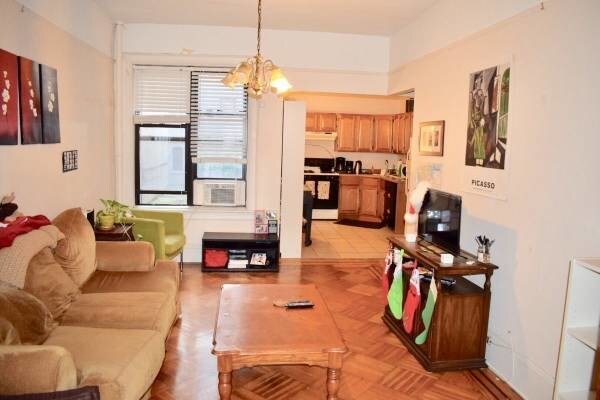 Primary Photo - 509 8th Ave