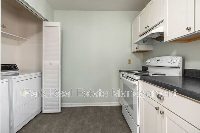 Foto del edificio - 222 Poplar St