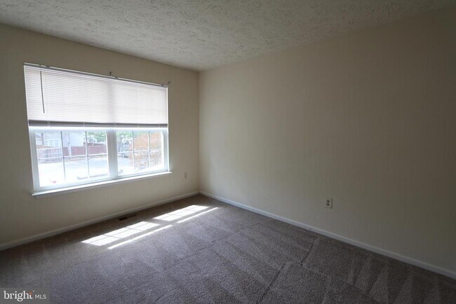Building Photo - 5506 Irish Lord Pl