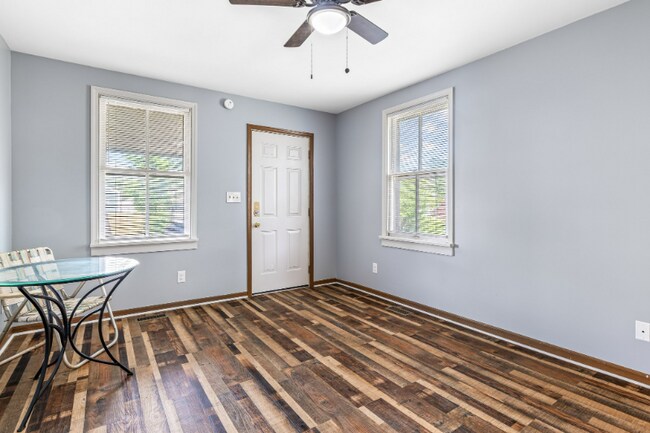 Foto del edificio - 394 Orient Ave