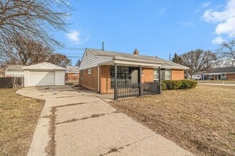 Building Photo - 24310 Rosemarie Ave