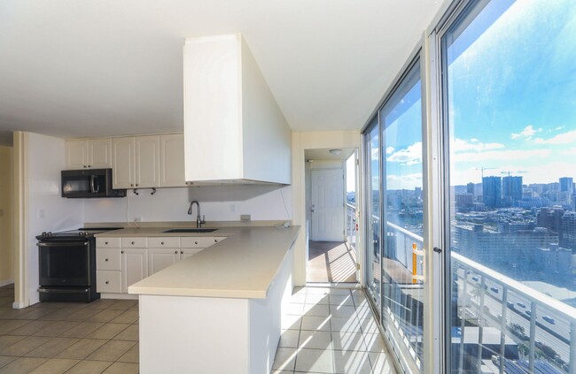 Foto del edificio - Academy Towers: 2-bed, 2-bath unit now ava...