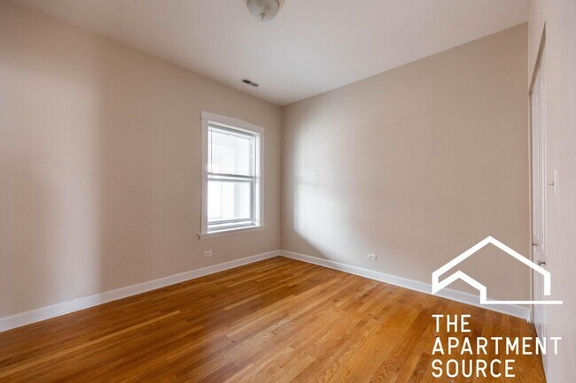 Foto del edificio - 7462 N Greenview Ave