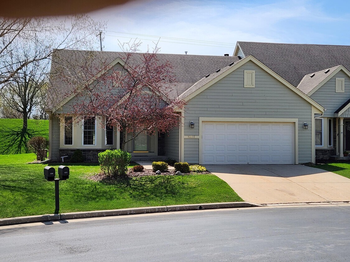 4221 S Circle Dr, Mount Pleasant, WI 53405 Condo for Rent in Mount