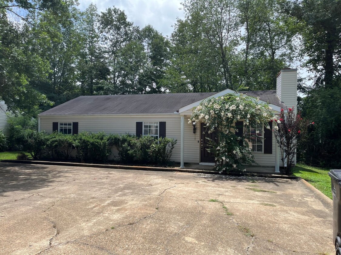 Primary Photo - 3 Bed 3 Bath House