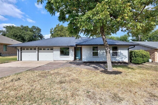Building Photo - 1000 Cripple Creek Dr
