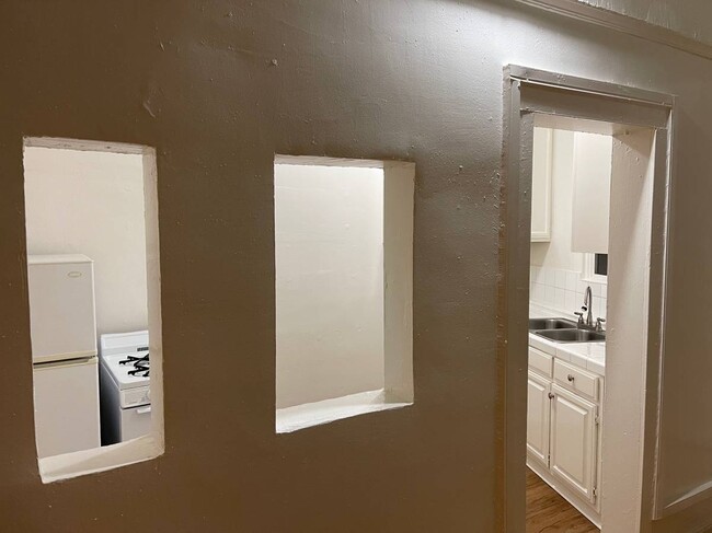 view into kitchen from main room - 4013 W Sunset Blvd