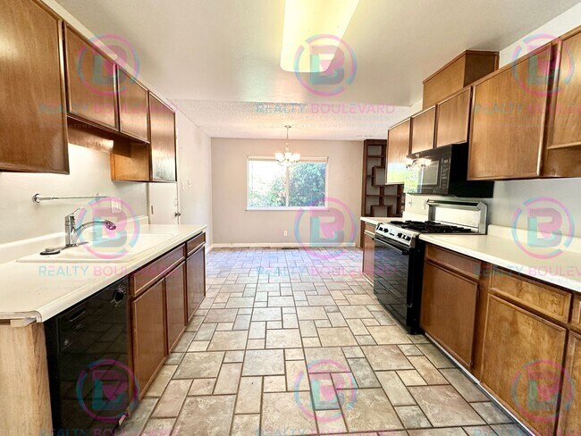 Foto del edificio - Charming 3-Bedroom Home Near McCarran – Gr...