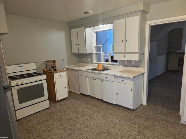 Foto del edificio - 23209 Detour St