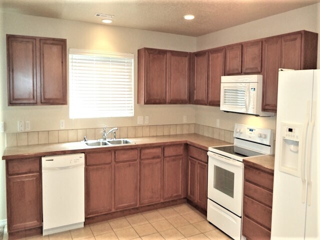 Building Photo - 1281 E Star Drive