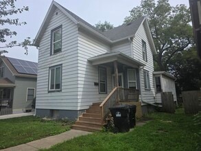 Building Photo - 1435 Villa St