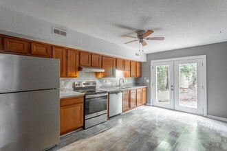 Building Photo - 510 Ely Rd