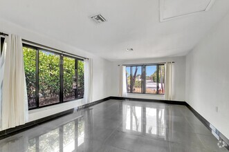 Building Photo - 187 Duke Dr