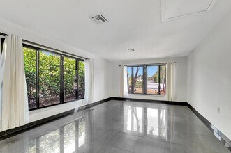 Building Photo - 187 Duke Dr