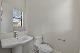 Building Photo - 2109 Winbern St