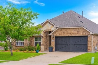 Building Photo - 206 Covington Dr