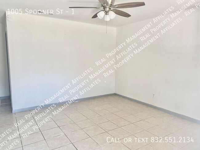 Foto del edificio - 1005 Spooner St