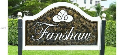 Building Photo - 320 Fanshaw H