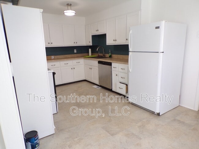 Building Photo - 103 McMinn Ave