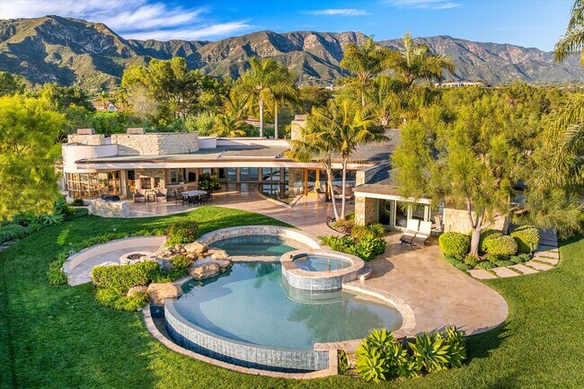 Foto del edificio - 330 Ortega Ridge Rd