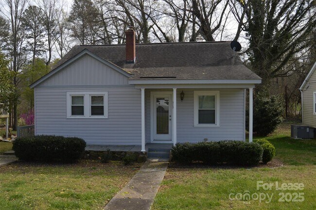 Building Photo - 313 W Bingham St