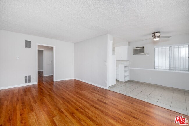 Foto del edificio - 1023 Laurel Ave