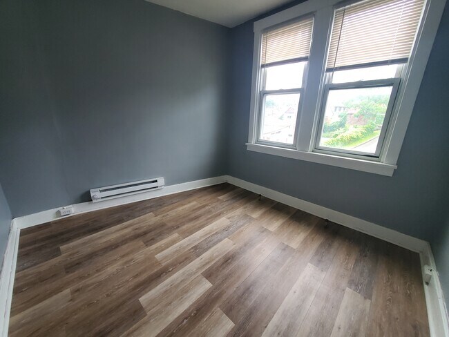 Foto del edificio - 1203 Kelton Ave