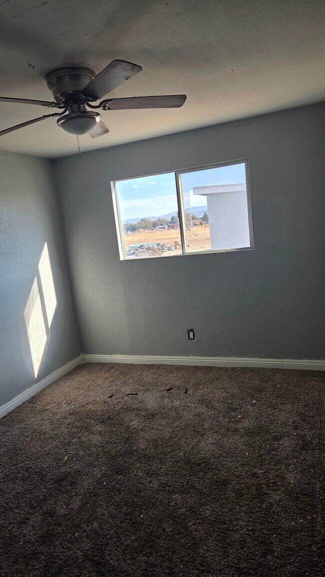 Building Photo - 8714 W Avenue E4