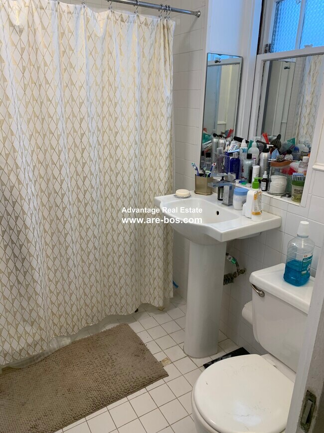 Building Photo - 50 Chester St