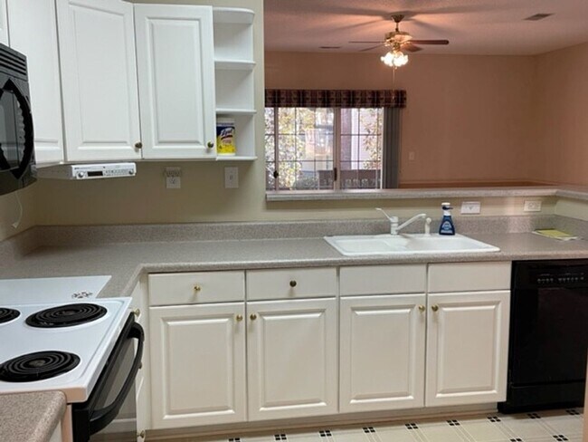 Building Photo - Beautiful Spacious  3br Condo