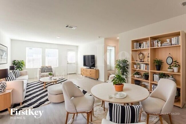 Foto del edificio - 5174 Fowler Crst