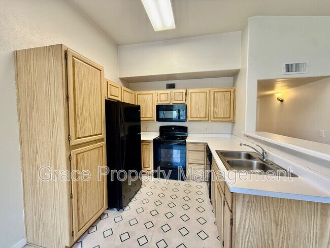 Building Photo - 1146 Opal St