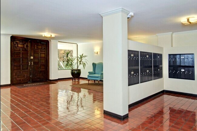 Lobby - 330 W California Blvd