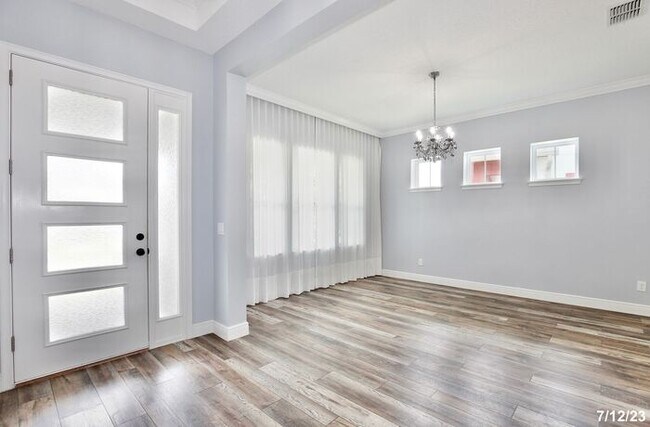 Building Photo - Gorgeous 3/2 Spacious Home with a Fenced Backyard and a Detached 2 Car Garage in the Desirable La...