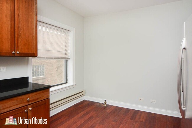 Foto del edificio - 750 W Addison St