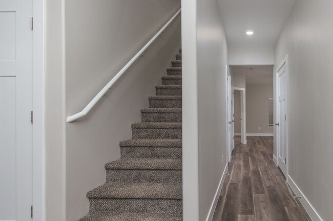 Building Photo - 4 bedroom - 2.5 Town home - Newer Construc...