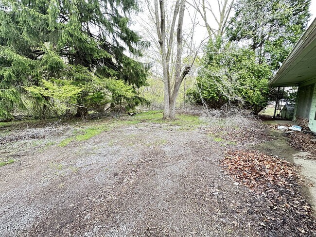 Foto del edificio - 1 br, 1 bath Duplex - 1102 Napoleon Rd 110...
