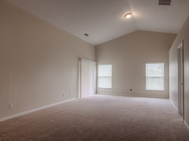 Foto del edificio - 4612 Woodford Dr