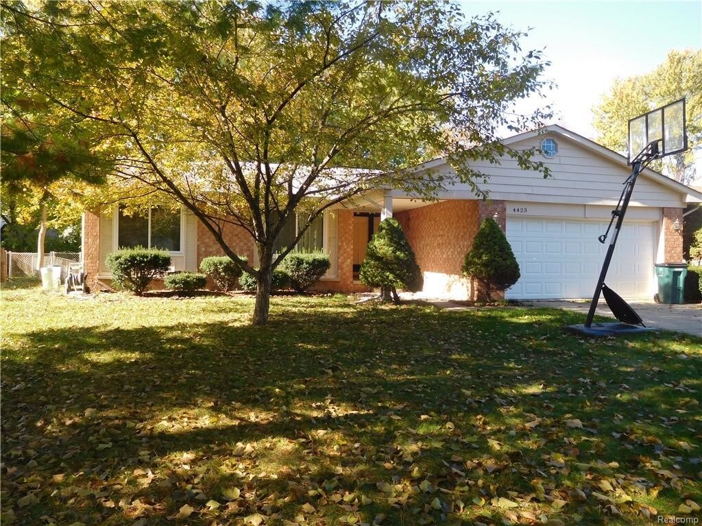 4423 Cypress Dr, Troy, MI 48085 House Rental in Troy, MI