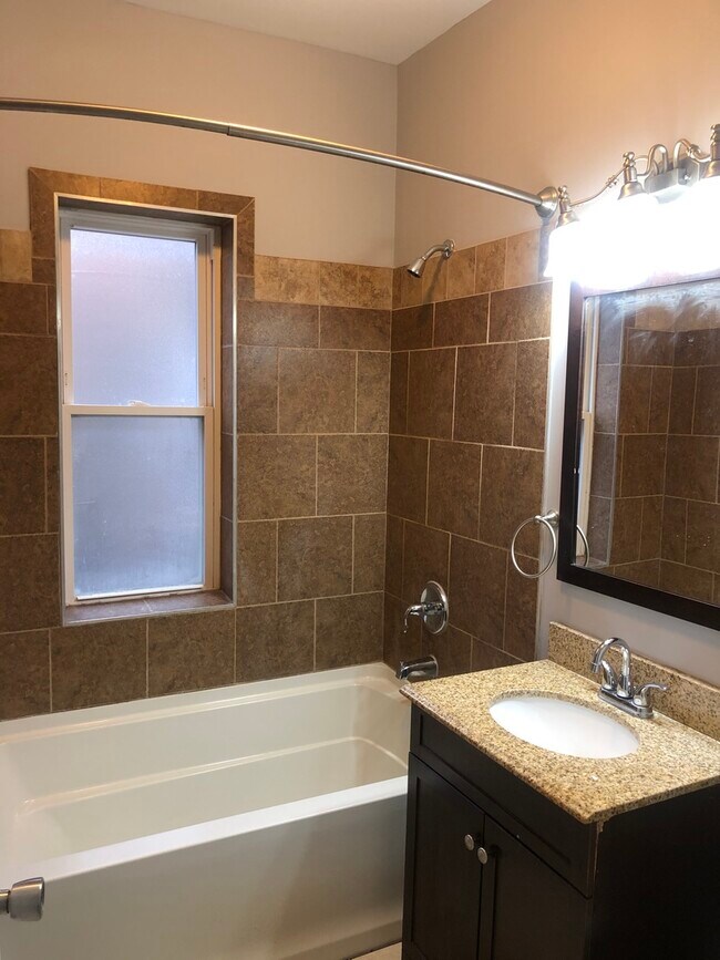 Foto del edificio - 8030 S Emerald Ave