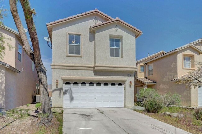 Building Photo - Adorable 2 story in the Northwest! Fresh paint and new carpet!